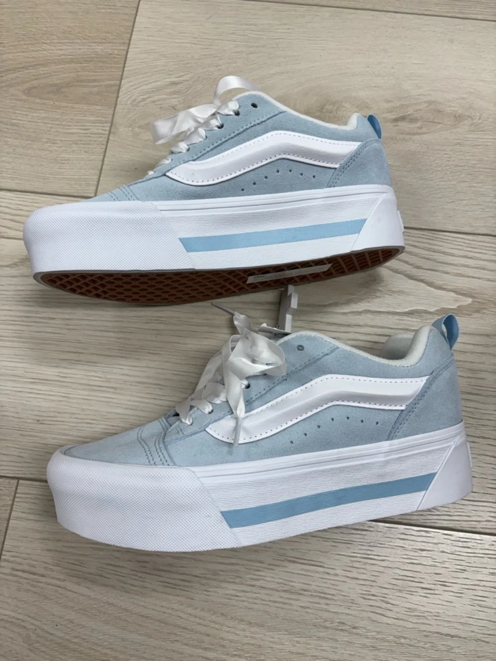 New Vans Knu Stack Vintage Satin Platform Sneakers - Picture 3 of 8
